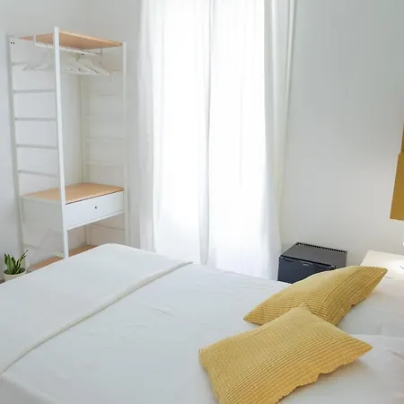 לינה וארוחת בוקר Casa Thuja סירקוזה